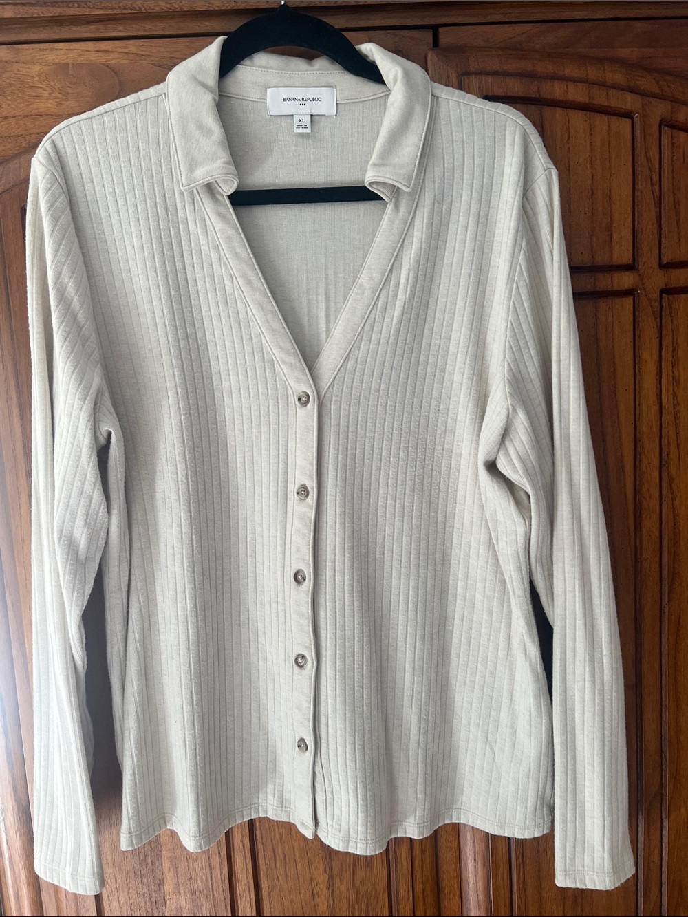 Never worn Banana Republic Light Cream Ribbed Button-Front Collared Top